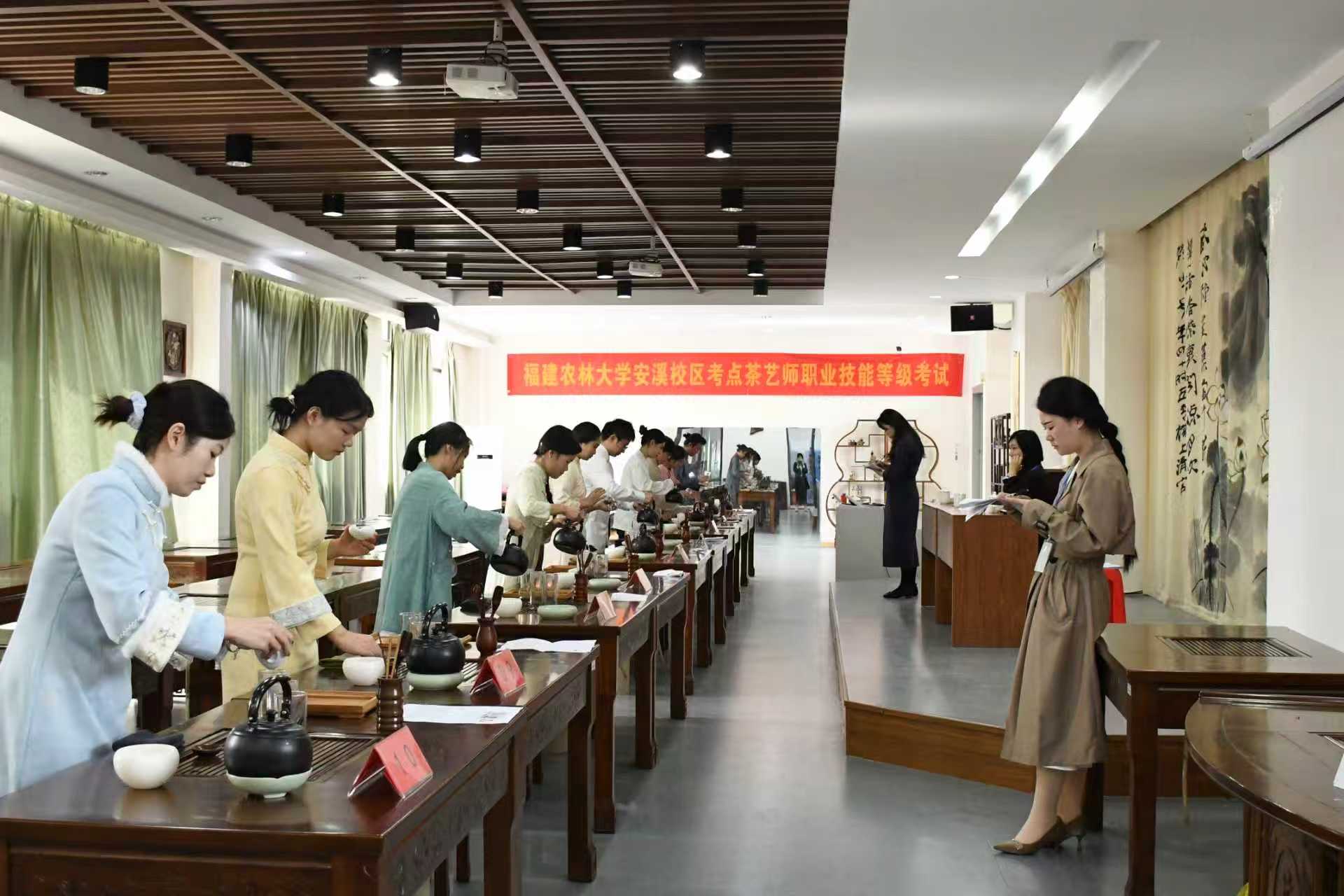 茶藝師現場.jpg 茶藝師現場.jpg